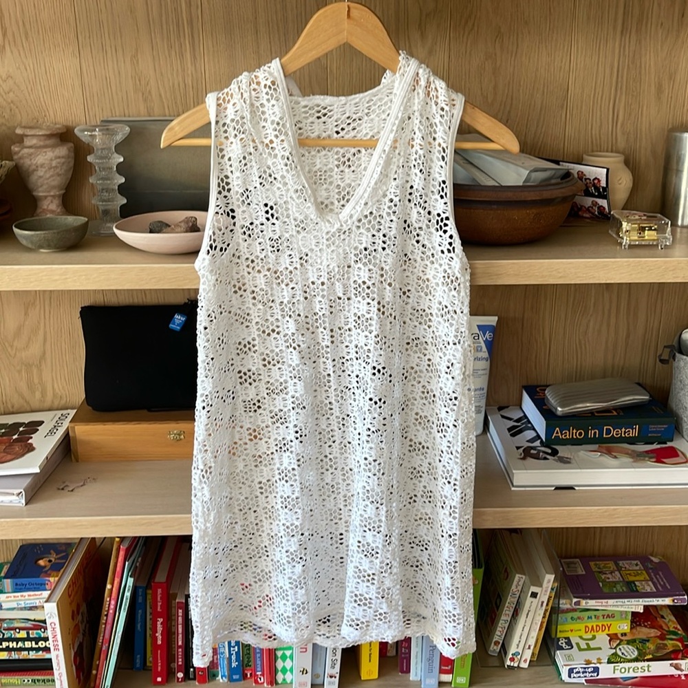 Athena crochet beach coverup white size small with hood y2k